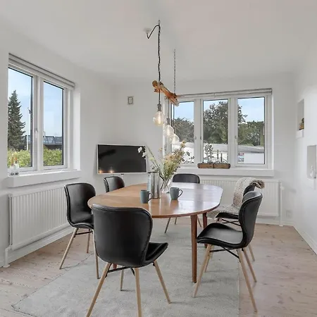 Stunning In Nex With Wifi And 5 Bedrooms *
