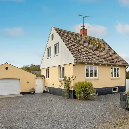 Stunning In Nex With Wifi And 5 Bedrooms Prázdninový dům