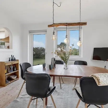 Stunning In Nex With Wifi And 5 Bedrooms Prázdninový dům Neksø